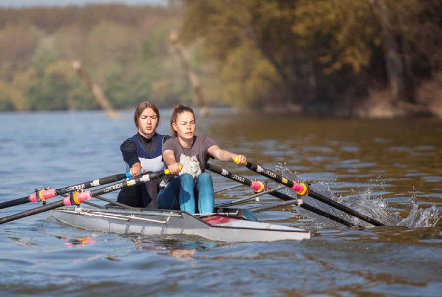 Read more about the article SMEDEREVSKI VESLAČI NEPRIKOSNOVENI U SKIFU