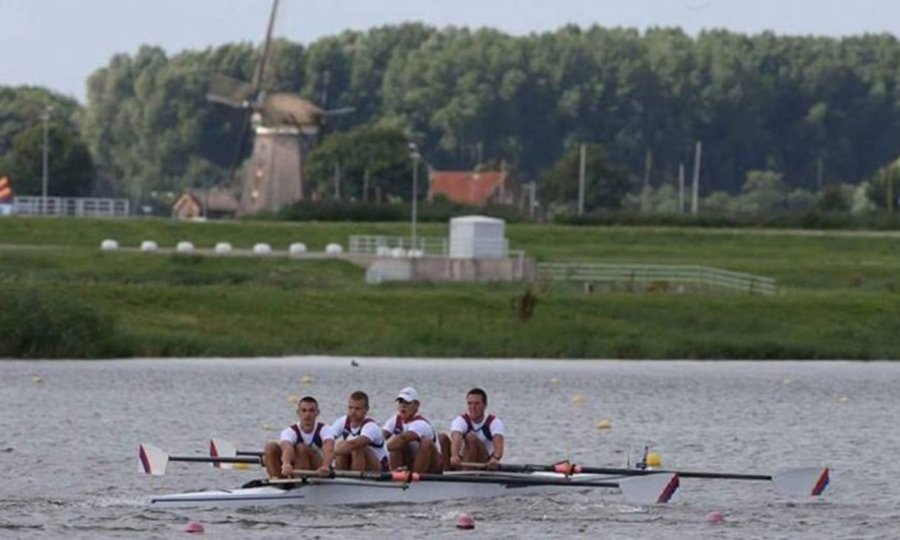 Read more about the article Tri desetinke odnele polufinale