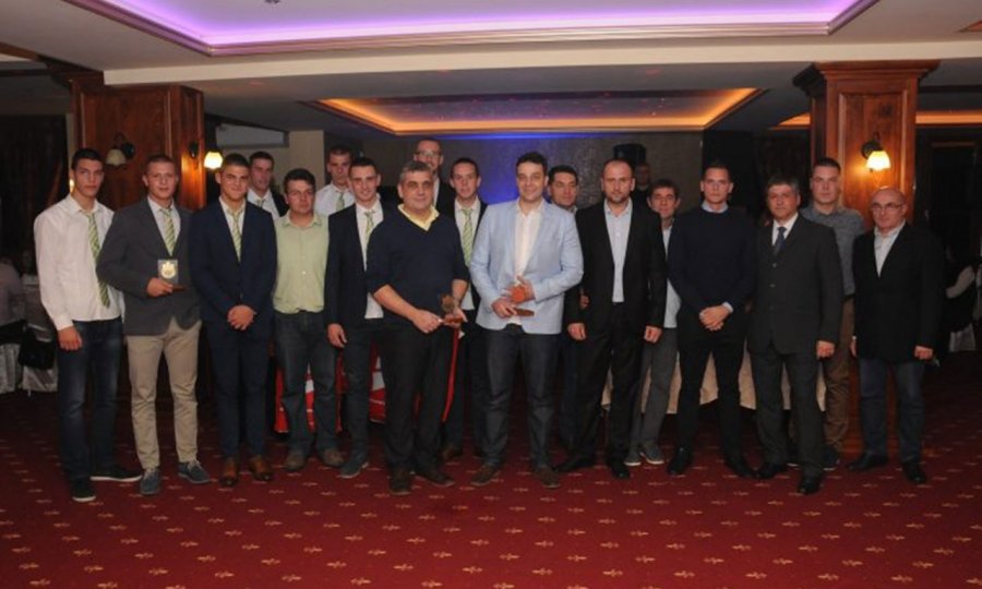 Read more about the article Nagrađeni najbolji veslači, treneri i prijatelji VK Smederevo