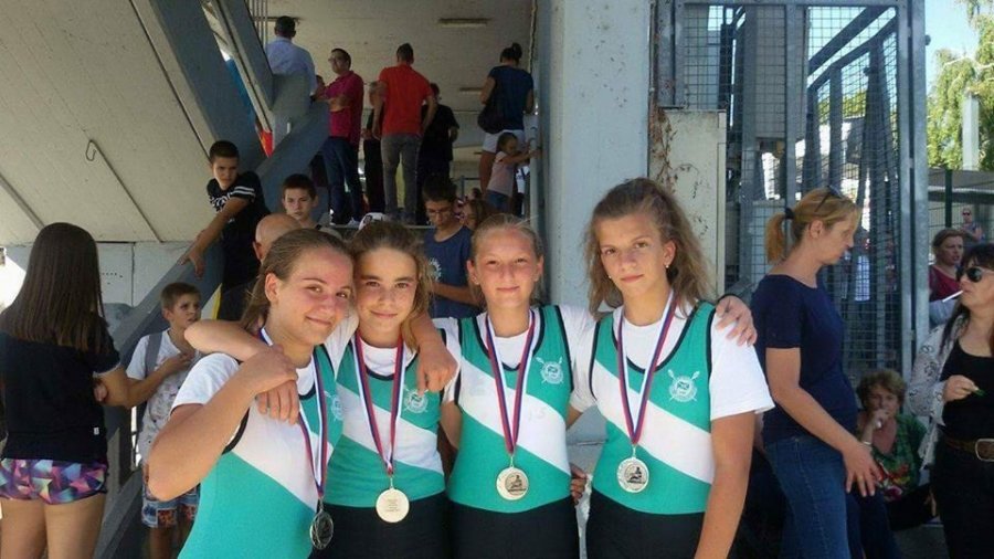 Read more about the article VESLAČIMA SMEDEREVA ZLATO I SREBRO SA DALJINSKE REGATE U NOVOM SADU