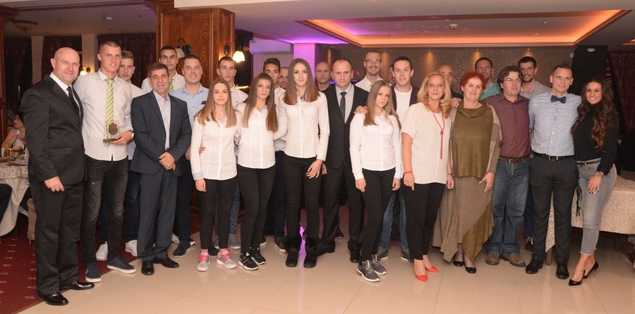 Read more about the article NA TRADICIONALNOJ VESLAČKOJ VEČERI NAGRAĐENI NAJUSPEŠNIJI U 2018. GODINI